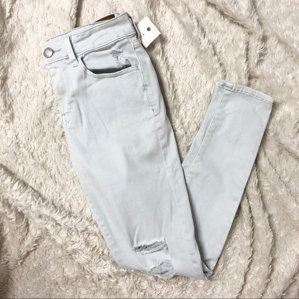 AEO Light Wash Distressed Skinny Jean Jeggings NWT